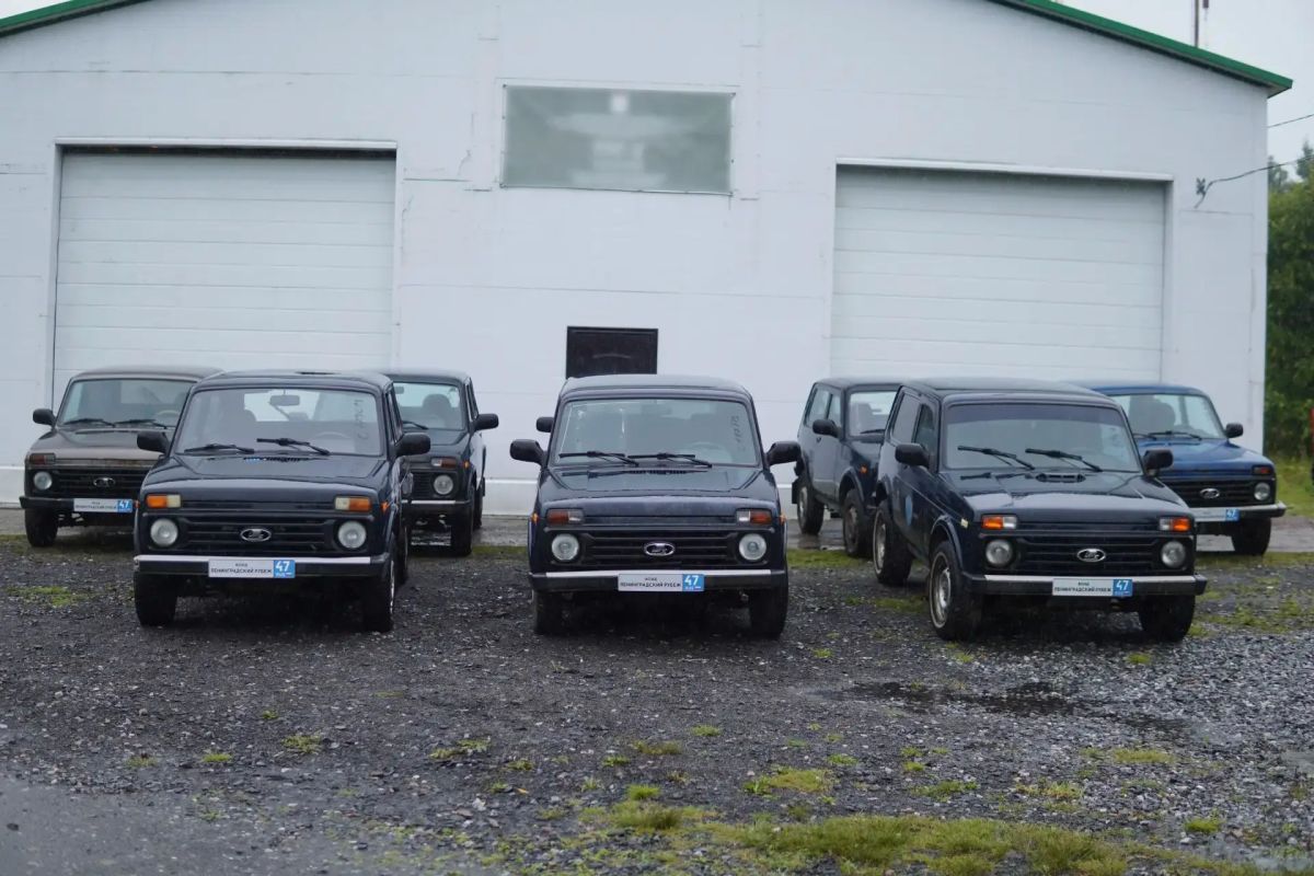 Восемь автомобилей LADA передали ремонтно-восстановительному батальону Восемь автомобилей LADA передали ремонтно-восстановительному батальону