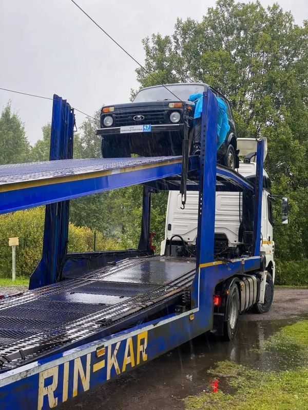 Восемь автомобилей LADA передали ремонтно-восстановительному батальону Восемь автомобилей LADA передали ремонтно-восстановительному батальону