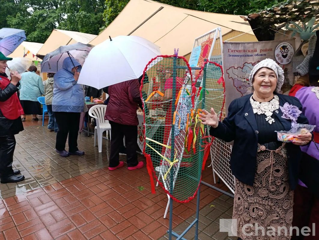 В Гатчине стартовал фестиваль старшего поколения "Ленинградское долголетие" В Гатчине стартовал фестиваль старшего поколения "Ленинградское долголетие"