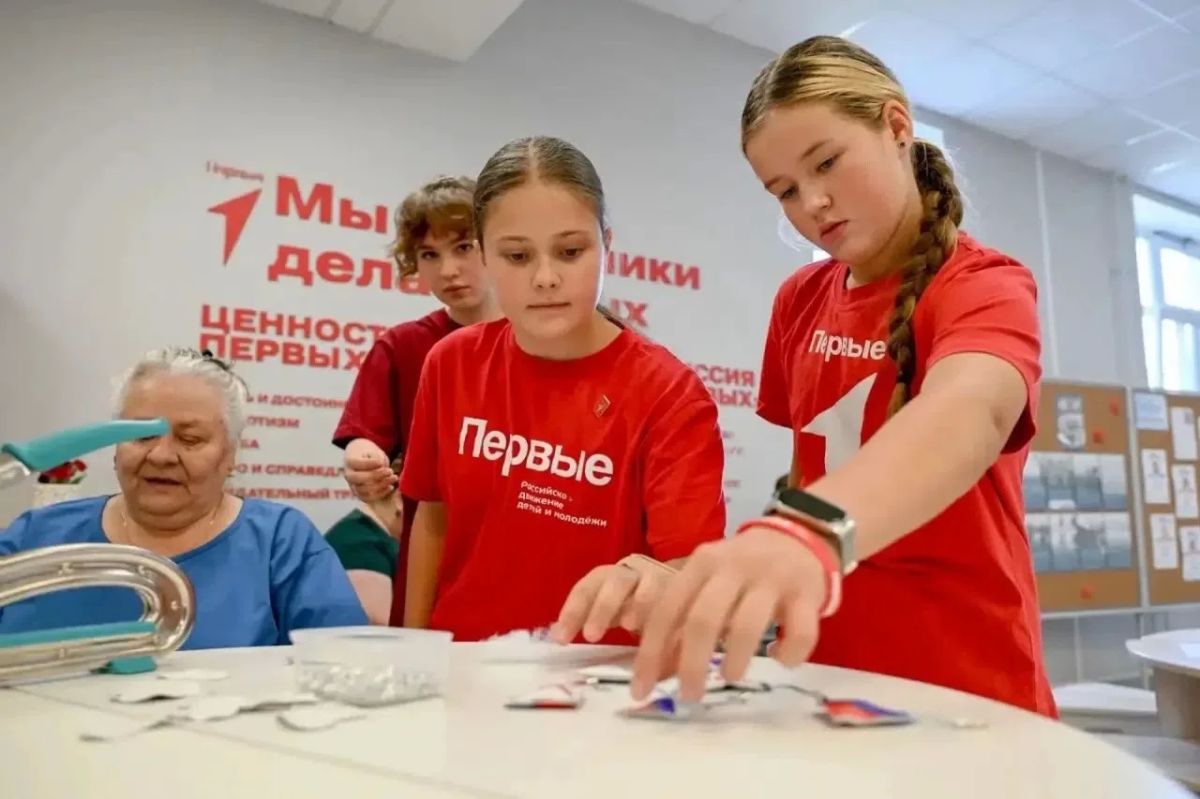 Более 60 победителей конкурсного отбора на проект «Университетские смены», десятки ребят, отправившихся во Всероссийские детские лагеря, участники финала «Зарницы 2.0» в каждой возрастной категории – это лишь малая часть... Более 60 победителей конкурсного отбора на проект «Университетские смены», десятки ребят, отправившихся во Всероссийские детские лагеря, участники финала «Зарницы 2.0» в каждой возрастной категории – это лишь малая часть...
