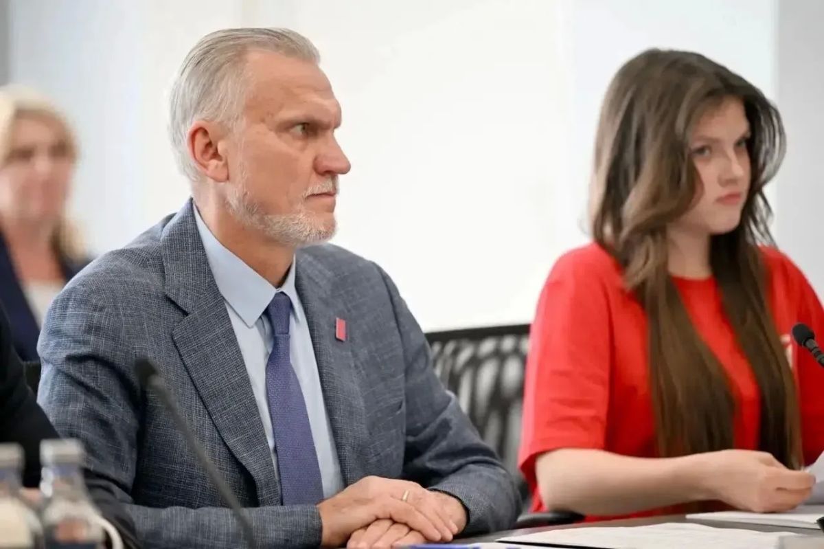 Более 60 победителей конкурсного отбора на проект «Университетские смены», десятки ребят, отправившихся во Всероссийские детские лагеря, участники финала «Зарницы 2.0» в каждой возрастной категории – это лишь малая часть... Более 60 победителей конкурсного отбора на проект «Университетские смены», десятки ребят, отправившихся во Всероссийские детские лагеря, участники финала «Зарницы 2.0» в каждой возрастной категории – это лишь малая часть...