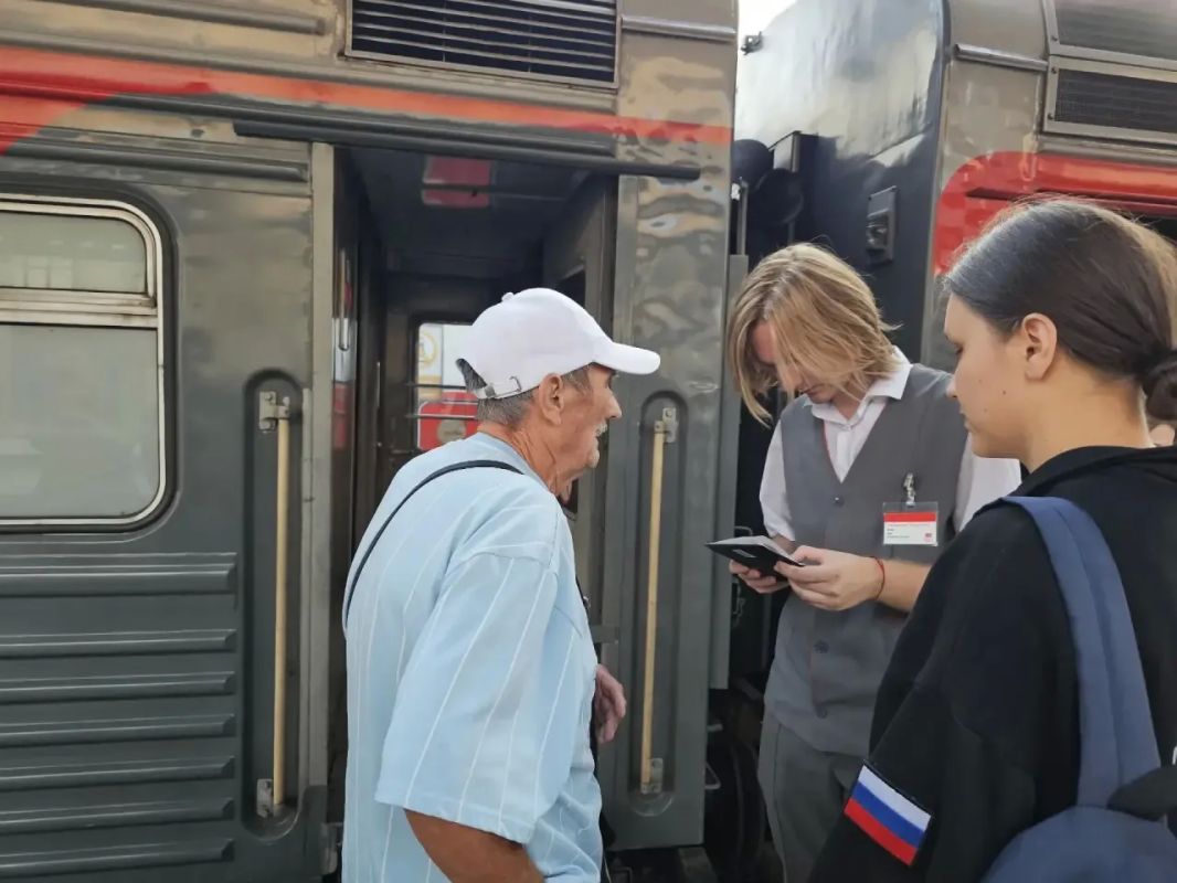 Волонтёры Ленинградской области помогли пенсионеру вернуться домой Волонтёры Ленинградской области помогли пенсионеру вернуться домой