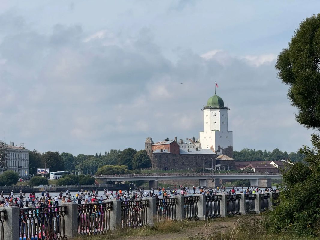 Сегодня Выборг отмечает День города и День Государственного флага Сегодня Выборг отмечает День города и День Государственного флага