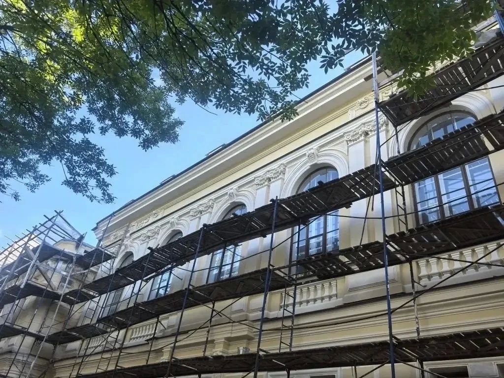 Капитальный ремонт Гатчинской школы №4 с углублённым изучением отдельных предметов выходит на финишную прямую — завершить его планируют до конца года Капитальный ремонт Гатчинской школы №4 с углублённым изучением отдельных предметов выходит на финишную прямую — завершить его планируют до конца года