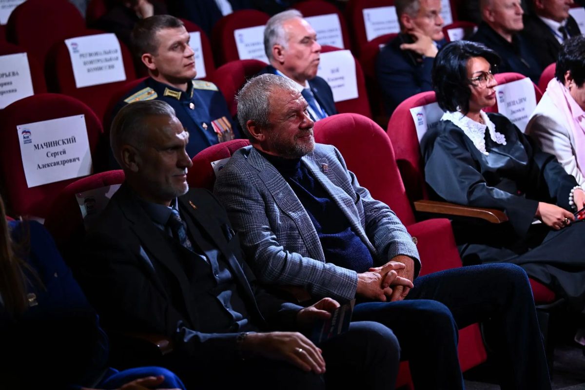 Александр Дрозденко: Сегодня на конференции регионального отделения партии «Единая Россия» обсуждали проблемные вопросы, которые сами жители считают главными Александр Дрозденко: Сегодня на конференции регионального отделения партии «Единая Россия» обсуждали проблемные вопросы, которые сами жители считают главными