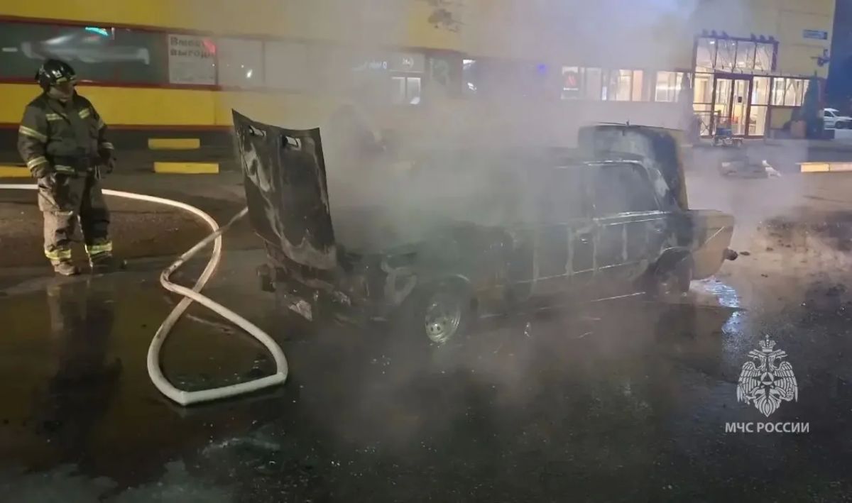 ПОЖАР В АВТОМОБИЛЕ. Всеволожский р-н, д. Новое Девяткино, ул. Главная ПОЖАР В АВТОМОБИЛЕ. Всеволожский р-н, д. Новое Девяткино, ул. Главная
