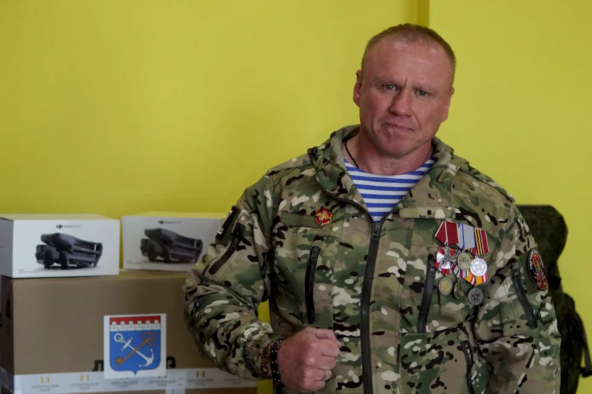 Разведотряд получил новую партию помощи от фонда «Ленинградский рубеж» — военнослужащий с позывным «Никола» во время короткого отдыха забрал для своего подразделения разведывательные БПЛА, средства связи и медицинское... Разведотряд получил новую партию помощи от фонда «Ленинградский рубеж» — военнослужащий с позывным «Никола» во время короткого отдыха забрал для своего подразделения разведывательные БПЛА, средства связи и медицинское...