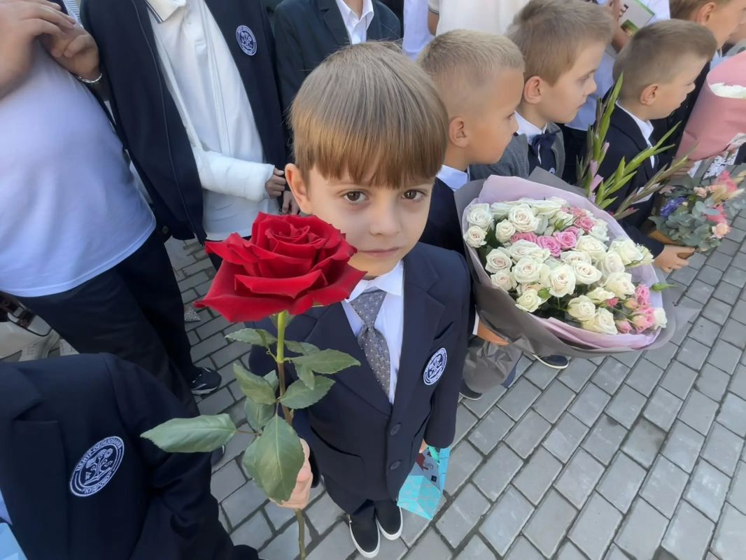 Новая школа открылась в Школьном переулке Кудрово Новая школа открылась в Школьном переулке Кудрово