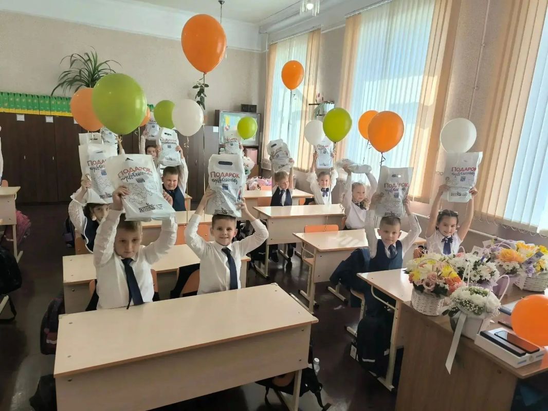 День знаний в подшефном Енакиево: возрождение школ и ленинградский подход к детству День знаний в подшефном Енакиево: возрождение школ и ленинградский подход к детству