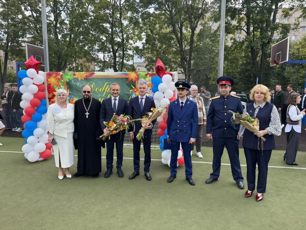 Городские и районные прокуроры Ленинградской области поздравили детей с началом учебного года Городские и районные прокуроры Ленинградской области поздравили детей с началом учебного года