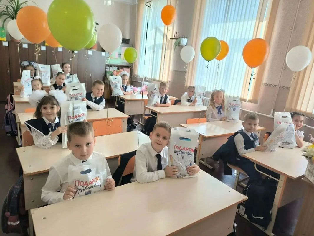 День знаний в подшефном Енакиево: возрождение школ и ленинградский подход к детству День знаний в подшефном Енакиево: возрождение школ и ленинградский подход к детству