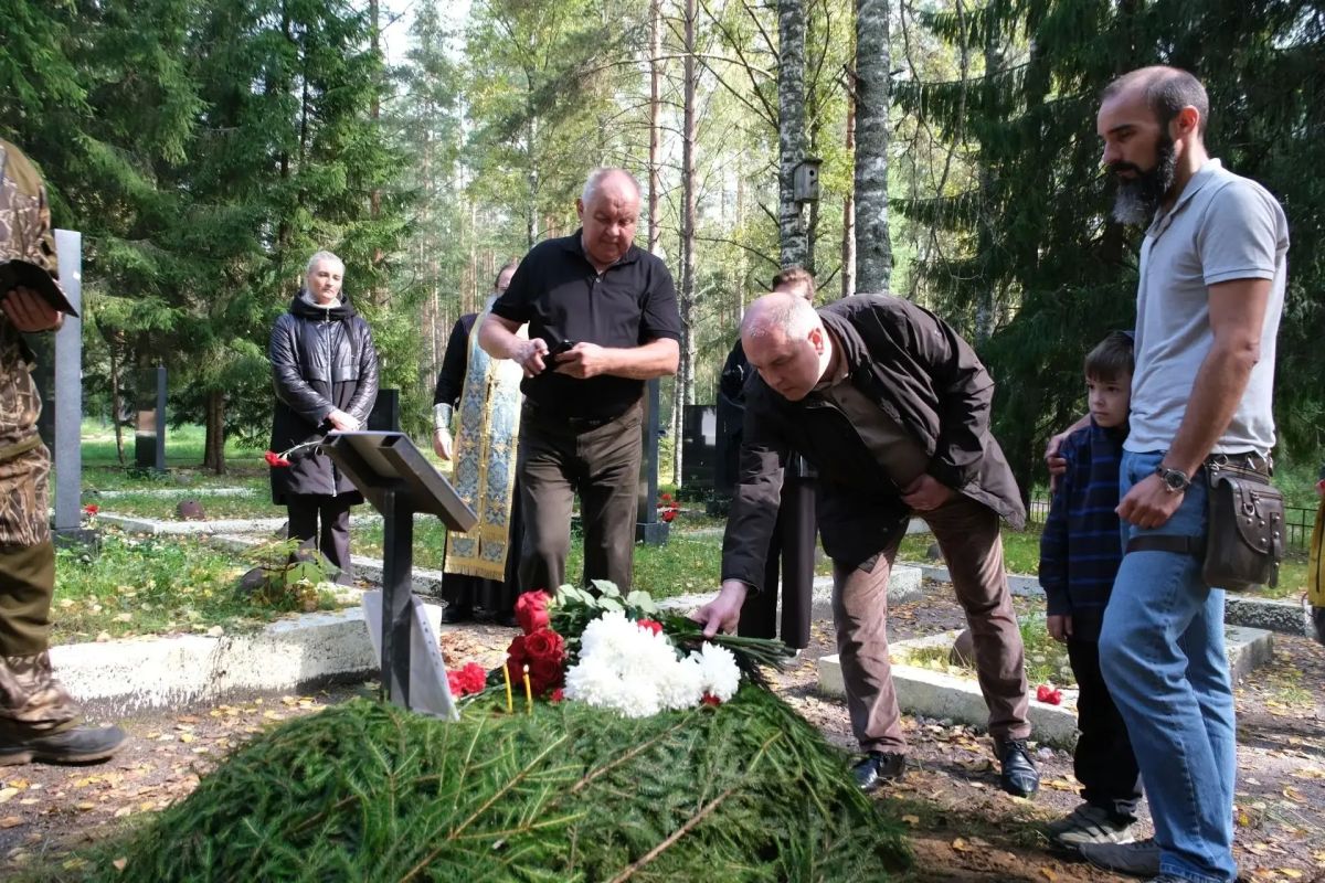 В Кировском районе захоронили останки 216 красноармейцев В Кировском районе захоронили останки 216 красноармейцев