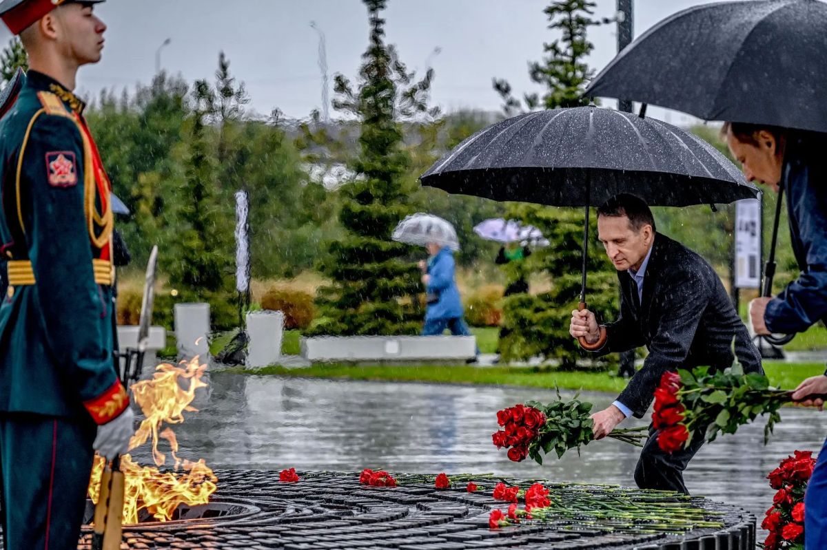 Александр Дрозденко: Программа для участников XXII заседания Совещания руководителей органов безопасности и разведывательных служб государств — участников СНГ, проходящего в Константиновском дворце, программа началась на... Александр Дрозденко: Программа для участников XXII заседания Совещания руководителей органов безопасности и разведывательных служб государств — участников СНГ, проходящего в Константиновском дворце, программа началась на...