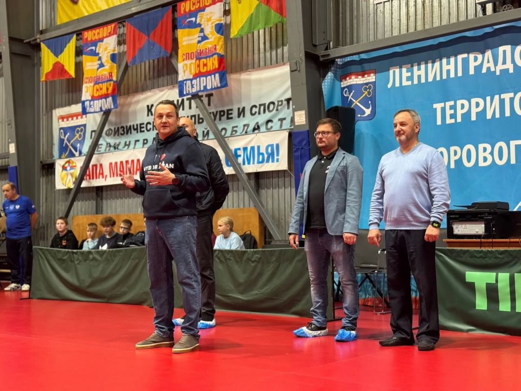 #Прямосейчас в поселке Сиверский начался чемпионат Ленинградской области по настольному теннису #Прямосейчас в поселке Сиверский начался чемпионат Ленинградской области по настольному теннису