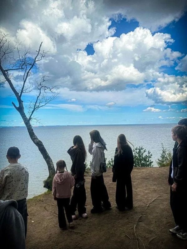 Форт, Балтийское побережье и следы природы: школьники исследовали «Тропу Южного берега» Форт, Балтийское побережье и следы природы: школьники исследовали «Тропу Южного берега»
