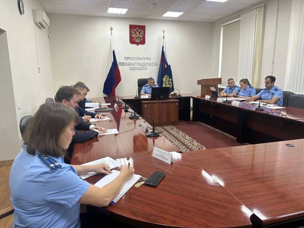 Прокурор Ленинградской области провел прием предпринимателей региона Прокурор Ленинградской области провел прием предпринимателей региона