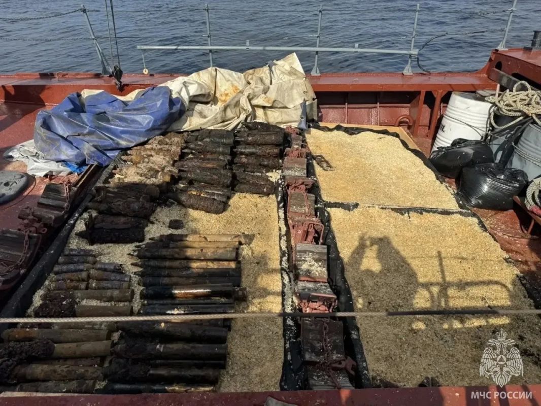 Водолазы подняли со дна Ладоги 378 боеприпасов времен Войны Водолазы подняли со дна Ладоги 378 боеприпасов времен Войны