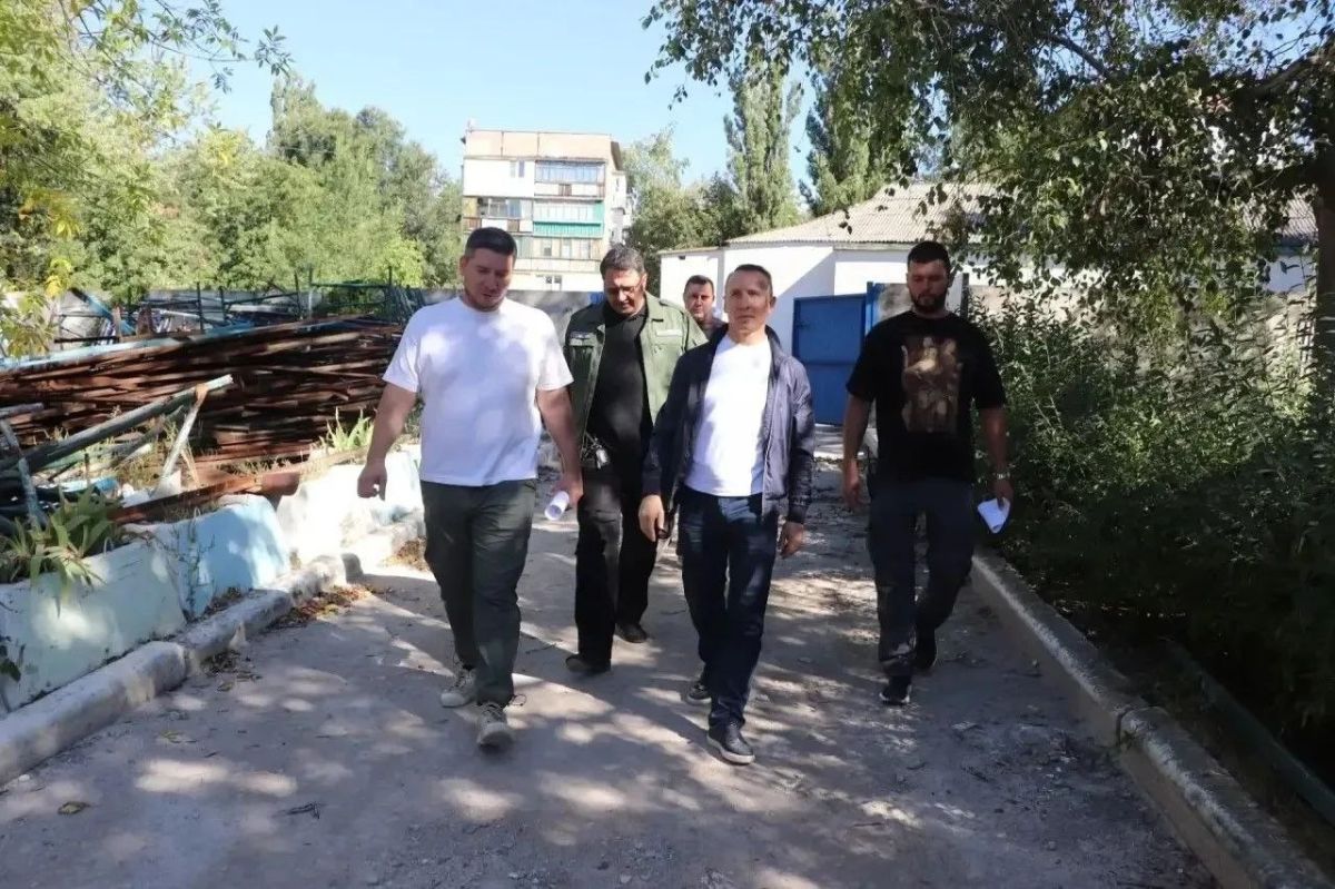 Енакиево: Николай Циганов проверил ход работ на ключевых объектах и обсудил планы с главой округа Игорем Мартыновым Енакиево: Николай Циганов проверил ход работ на ключевых объектах и обсудил планы с главой округа Игорем Мартыновым