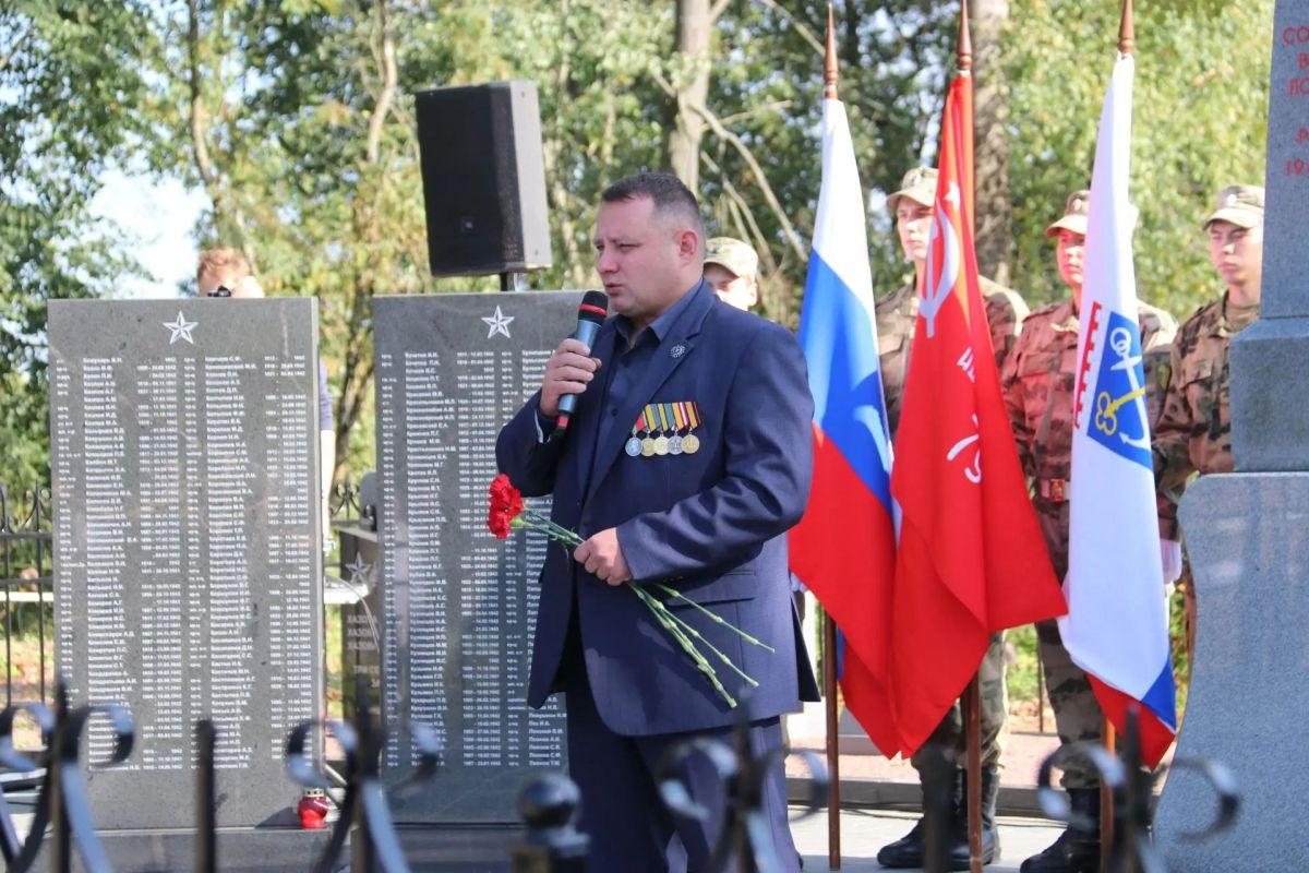 В деревне Оломна завершилась реконструкция братского захоронения советских воинов, погибших в 1941–1944 годах В деревне Оломна завершилась реконструкция братского захоронения советских воинов, погибших в 1941–1944 годах