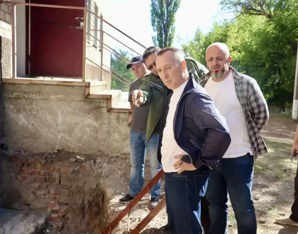 Енакиево: Николай Циганов проверил ход работ на ключевых объектах и обсудил планы с главой округа Игорем Мартыновым