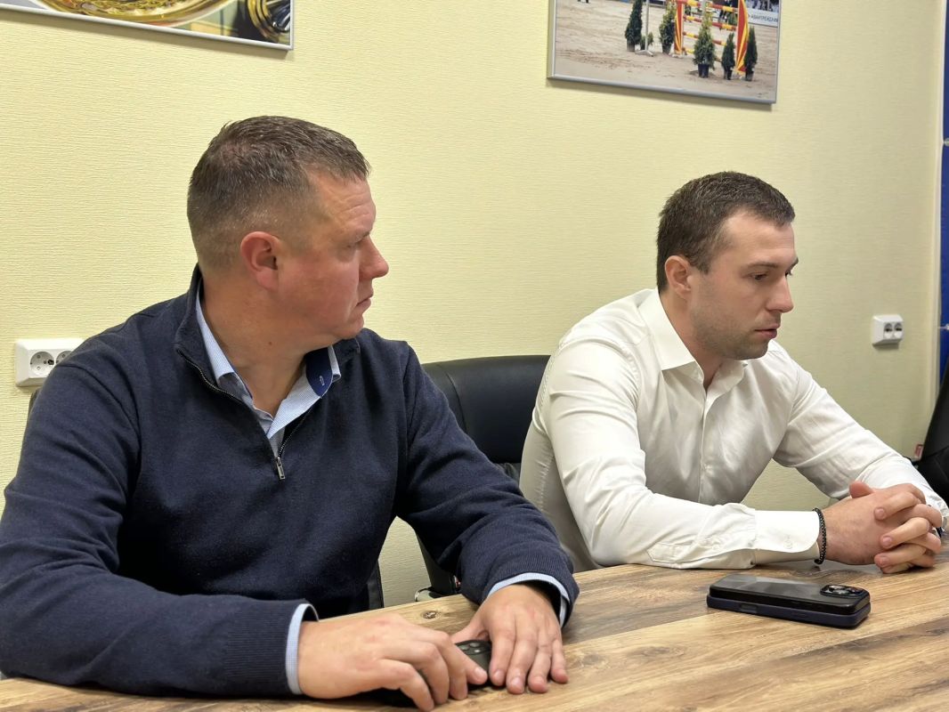Госслужащие готовы взять в руки хоккейные клюшки Госслужащие готовы взять в руки хоккейные клюшки
