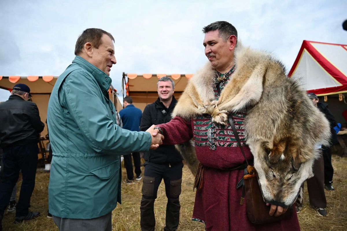 Старая Ладога приняла первый большой фестиваль «Олегов день» — на поле «Урочище Победище» развернулась большая программа, посвящённая эпохе становления Руси и князю Олегу Старая Ладога приняла первый большой фестиваль «Олегов день» — на поле «Урочище Победище» развернулась большая программа, посвящённая эпохе становления Руси и князю Олегу