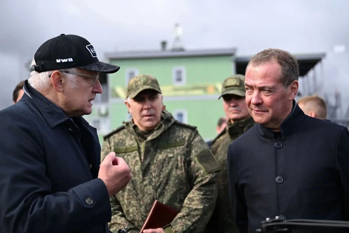 Дмитрий Медведев посетил Ленобласть с рабочим визитом Дмитрий Медведев посетил Ленобласть с рабочим визитом