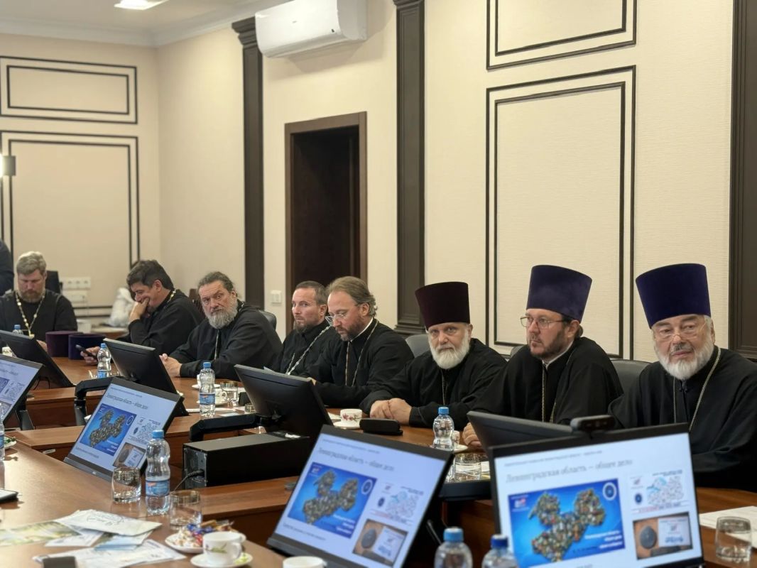 В Леноблизбиркоме состоялась встреча с духовенством Русской Православной Церкви В Леноблизбиркоме состоялась встреча с духовенством Русской Православной Церкви