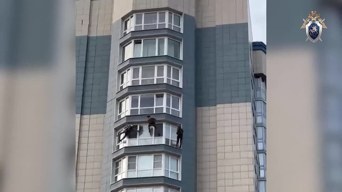 В Петербурге задержаны трое мужчин по подозрению в незаконном производстве и хранении наркотиков