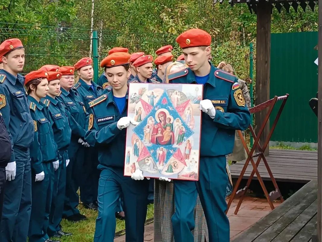17 сентября - день иконы Божией Матери «Неопалимая Купина», небесной покровительницы всех пожарных 17 сентября - день иконы Божией Матери «Неопалимая Купина», небесной покровительницы всех пожарных