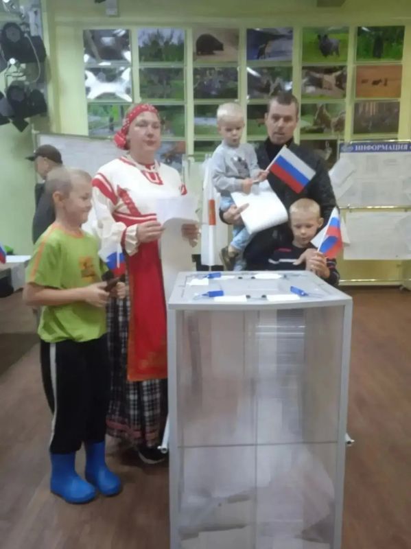 Продолжаем делиться кадрами с избирательных участков Ленинградской области! Продолжаем делиться кадрами с избирательных участков Ленинградской области!