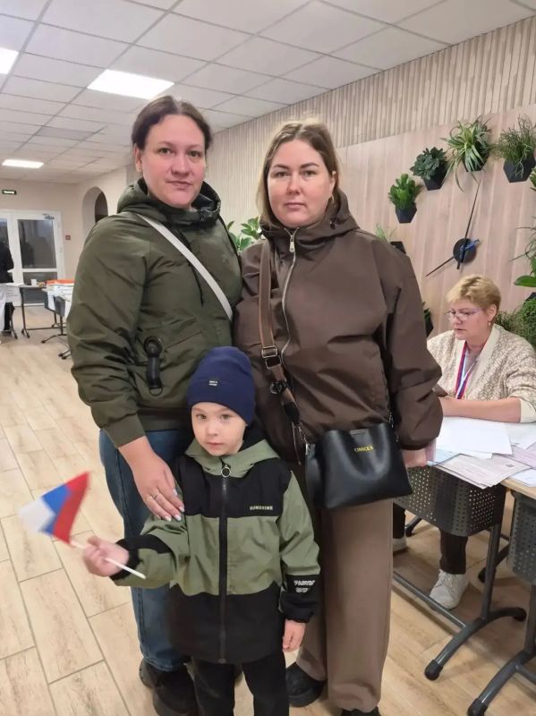 Продолжаем собирать кадры с избирательных участков Ленинградской области! Продолжаем собирать кадры с избирательных участков Ленинградской области!