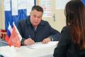 Полномочный представитель Президента Российской Федерации в Северо-Западном федеральном округе Игорь Руденя проголосовал на избирательном участке в одной из школ Петроградского района Санкт-Петербурга