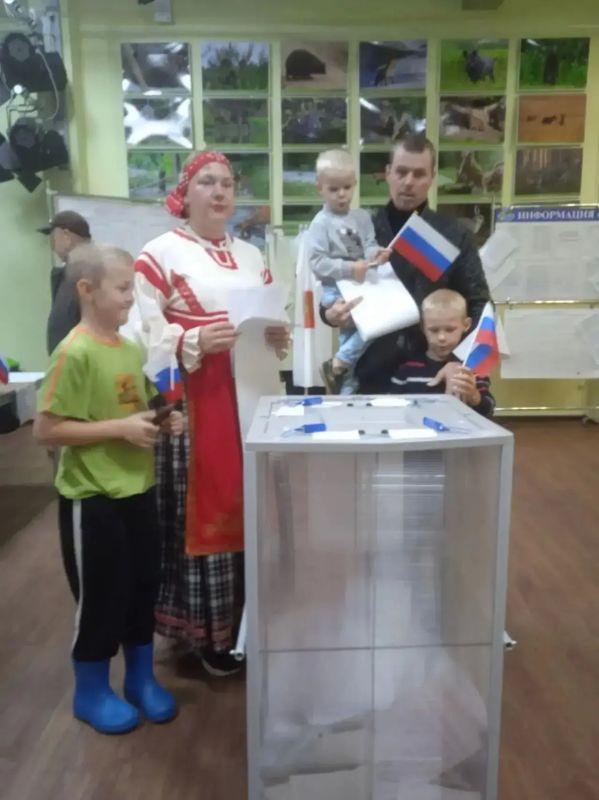 Продолжаем собирать кадры с избирательных участков Ленинградской области! Продолжаем собирать кадры с избирательных участков Ленинградской области!