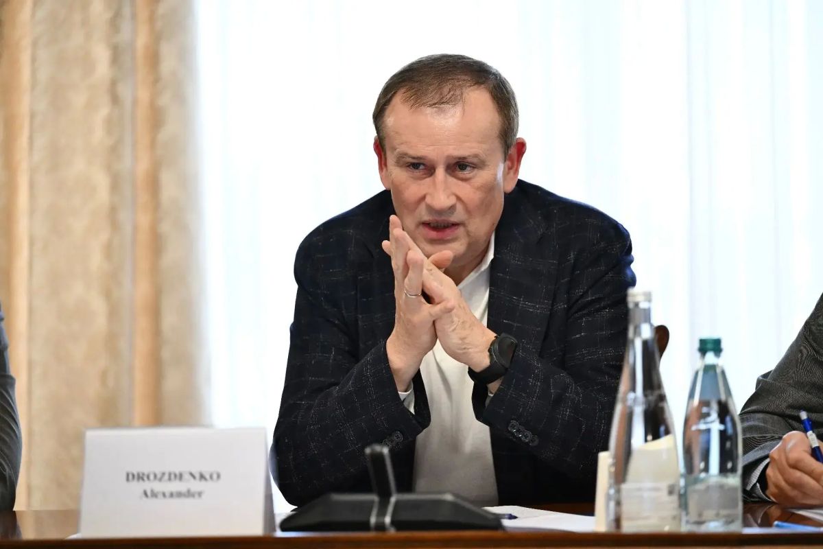 Александр Дрозденко: Сегодня в правительстве региона принимали делегацию Министерства пищевой и перерабатывающей промышленности Республики Индии во главе с первым заместителем министра Авинашем Джоши Александр Дрозденко: Сегодня в правительстве региона принимали делегацию Министерства пищевой и перерабатывающей промышленности Республики Индии во главе с первым заместителем министра Авинашем Джоши
