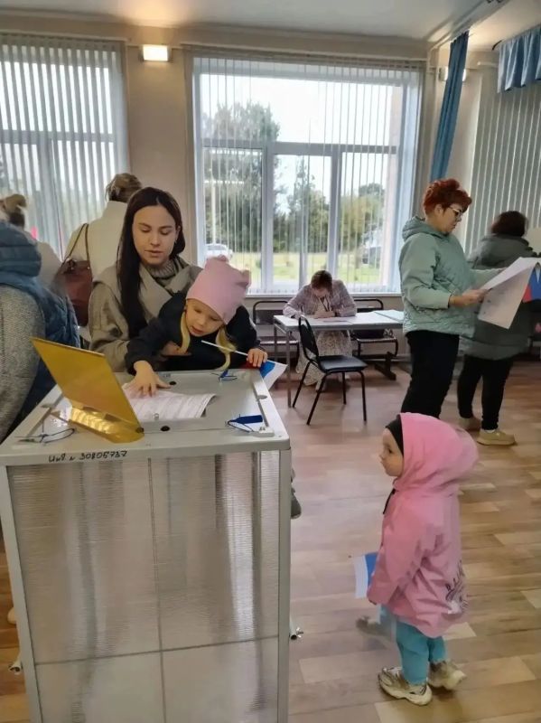 Продолжаем делиться кадрами с избирательных участков Ленинградской области! Продолжаем делиться кадрами с избирательных участков Ленинградской области!