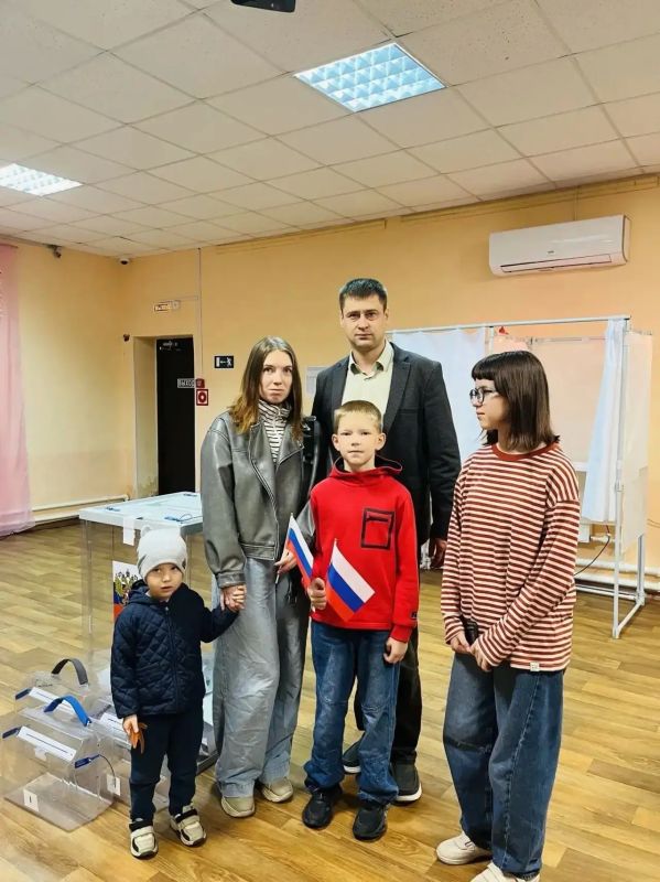Продолжаем делиться кадрами с избирательных участков Ленинградской области! Продолжаем делиться кадрами с избирательных участков Ленинградской области!