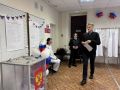 Вице-губернатор по социальным вопросам Александр Кялин проголосовал на выборах в родном районе — в Подпорожье