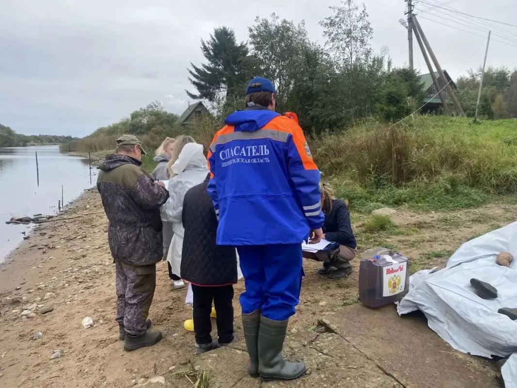 В Волховском районе спасатели помогли гражданам сделать свой выбор В Волховском районе спасатели помогли гражданам сделать свой выбор