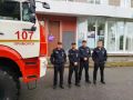Все три дня пожарные и спасатели Ленобласти обеспечивали безопасность на избирательных участках и голосовали сами