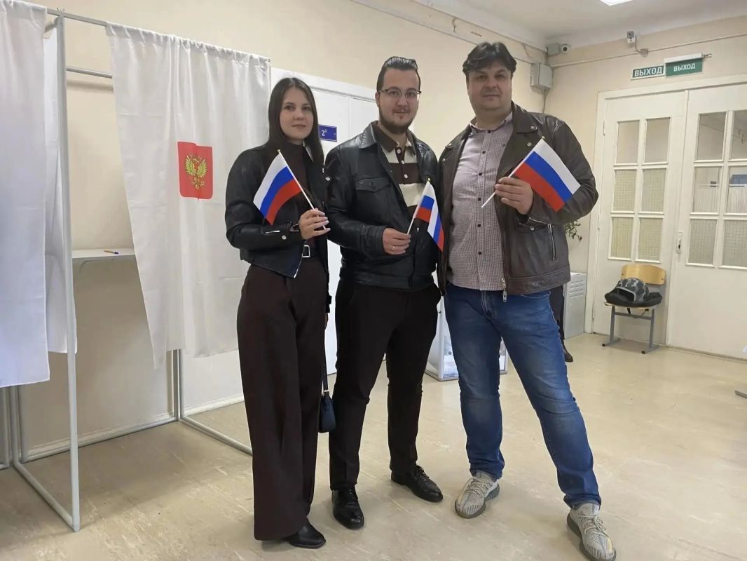 Участники региональной программы #ГероиКоманды47 приняли участие в выборах депутатов Государственной Думы и Законодательного собрания Ленинградской области Участники региональной программы #ГероиКоманды47 приняли участие в выборах депутатов Государственной Думы и Законодательного собрания Ленинградской области