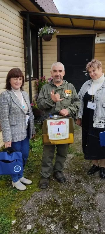 Участники региональной программы #ГероиКоманды47 приняли участие в выборах депутатов Государственной Думы и Законодательного собрания Ленинградской области Участники региональной программы #ГероиКоманды47 приняли участие в выборах депутатов Государственной Думы и Законодательного собрания Ленинградской области