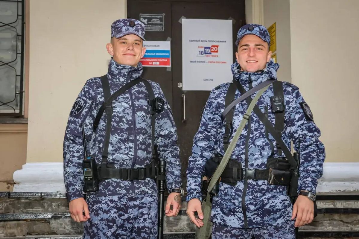 Военнослужащие и сотрудники воинских частей и территориальных управлений Северо-Западного округа Росгвардии обеспечили безопасность проведения единого дня голосования