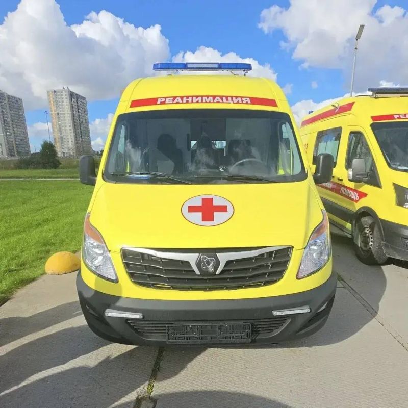Гатчинская скорая помощь получила новый реанимобиль Гатчинская скорая помощь получила новый реанимобиль