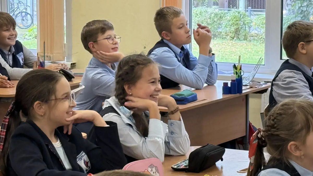 В Лодейнопольской школе № 3 имени Героев Свири открылся лесной экологический класс В Лодейнопольской школе № 3 имени Героев Свири открылся лесной экологический класс