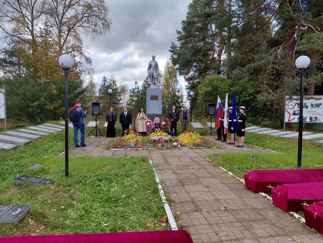 В Свирьстрое захоронили останки 63 бойцов Красной Армии В Свирьстрое захоронили останки 63 бойцов Красной Армии