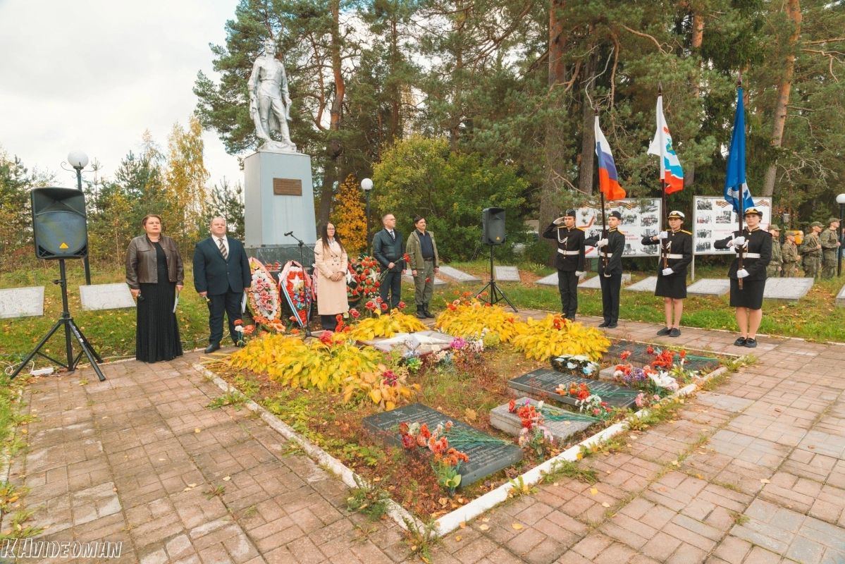 В Свирьстрое захоронили останки 63 бойцов Красной Армии В Свирьстрое захоронили останки 63 бойцов Красной Армии