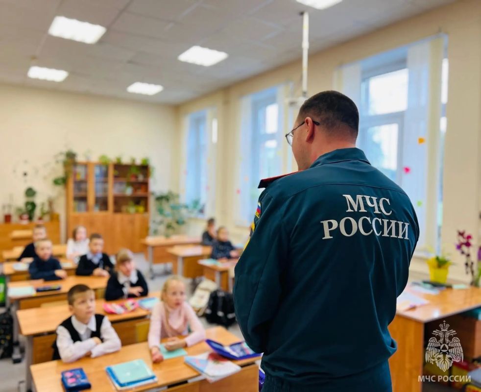 Занятие по пожарной безопасности со школьниками Занятие по пожарной безопасности со школьниками