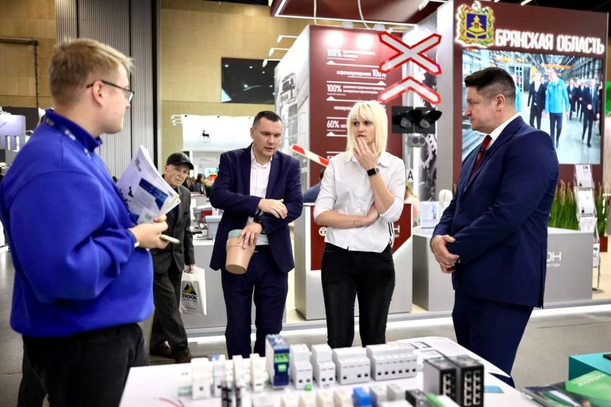 Более 100 встреч с белорусским бизнесом провели ленинградские предприятия на выставке «ИННОПРОМ.Беларусь» и в течение нескольких дней бизнес-миссии, организованной Центром поддержки экспорта Ленинградской области Более 100 встреч с белорусским бизнесом провели ленинградские предприятия на выставке «ИННОПРОМ.Беларусь» и в течение нескольких дней бизнес-миссии, организованной Центром поддержки экспорта Ленинградской области