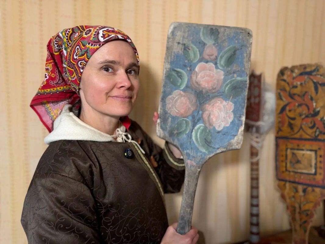 В деревне Лампово Гатчинского округа впервые прошёл Фестиваль прялочных росписей «Птицы на прялке» В деревне Лампово Гатчинского округа впервые прошёл Фестиваль прялочных росписей «Птицы на прялке»